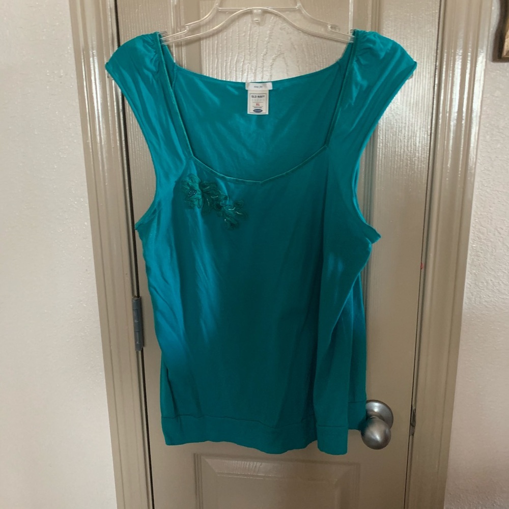 🍄 old navy green embellished tank xl